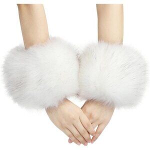 Women's Faux Fur Wrist Cuffs Winter White